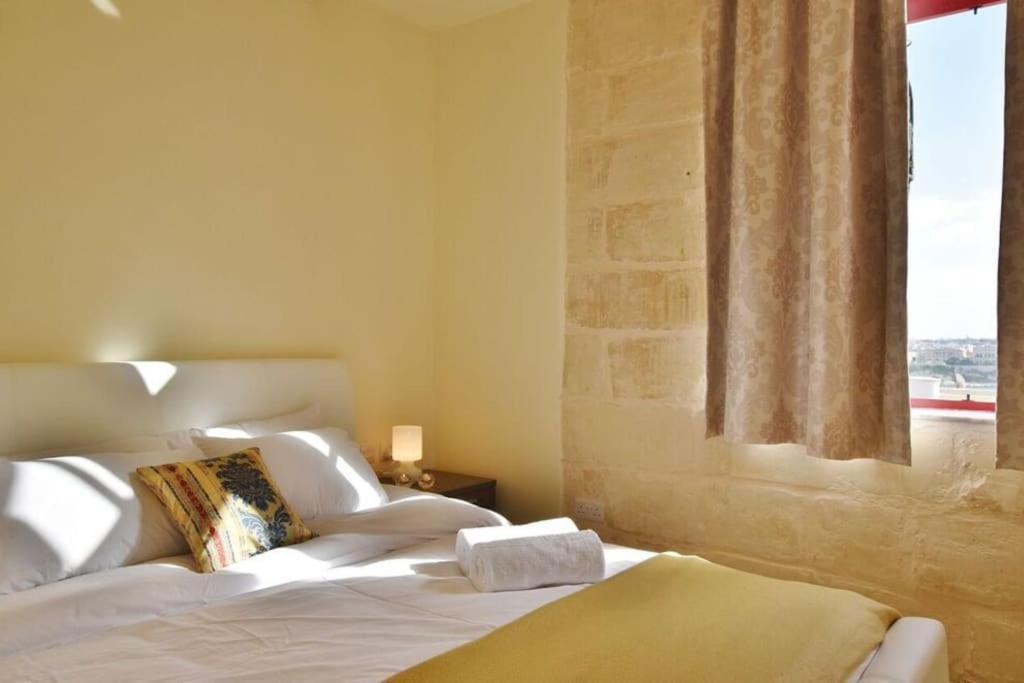 Vallettastay - Lucky Star One Bedroom Apartment 201 ภายนอก รูปภาพ