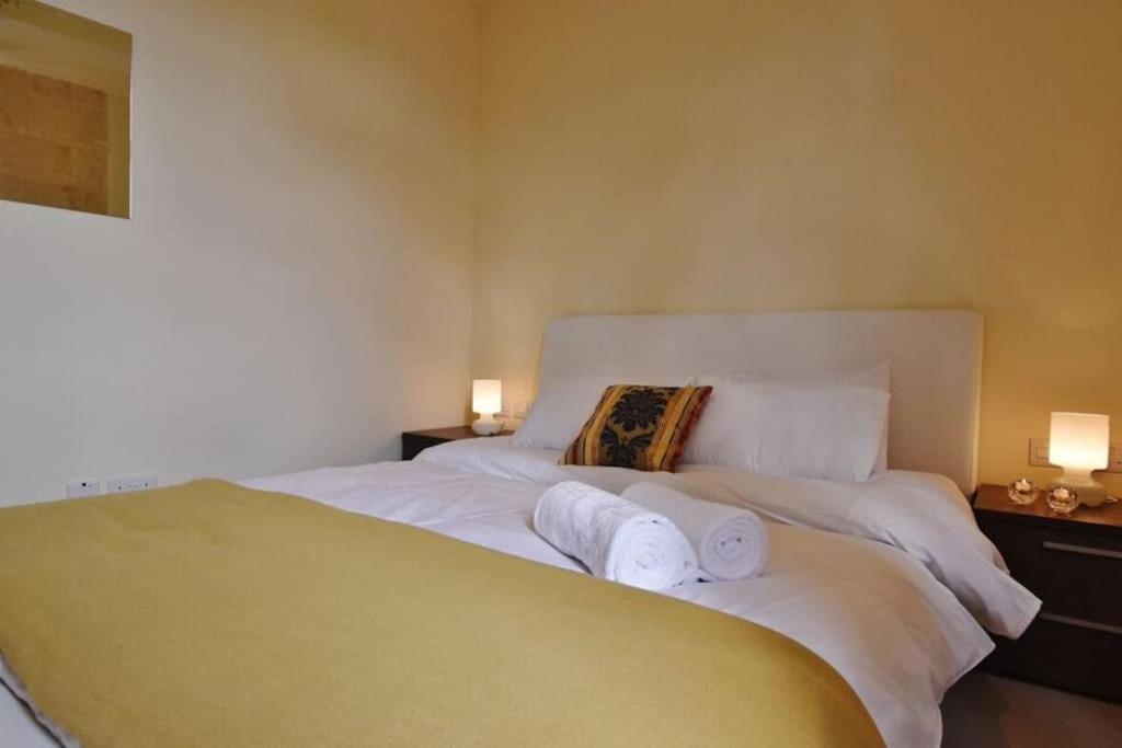 Vallettastay - Lucky Star One Bedroom Apartment 201 ภายนอก รูปภาพ
